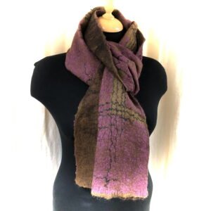 Handgevilte aubergine bruin heren of dames sjaal van zijde en merinoswol
